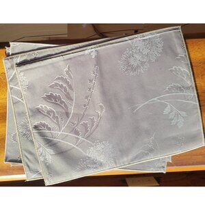 Like New - 4 Damask Placemats